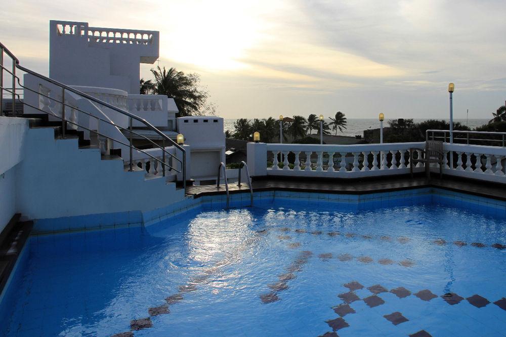 Royal Castle Hotel Negombo Exterior foto