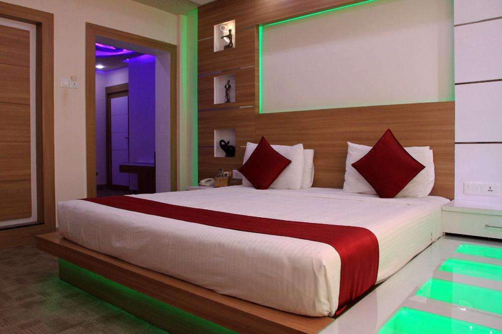 Royal Castle Hotel Negombo Exterior foto