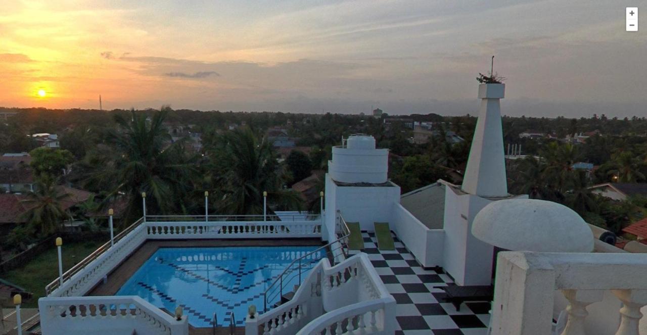 Royal Castle Hotel Negombo Exterior foto