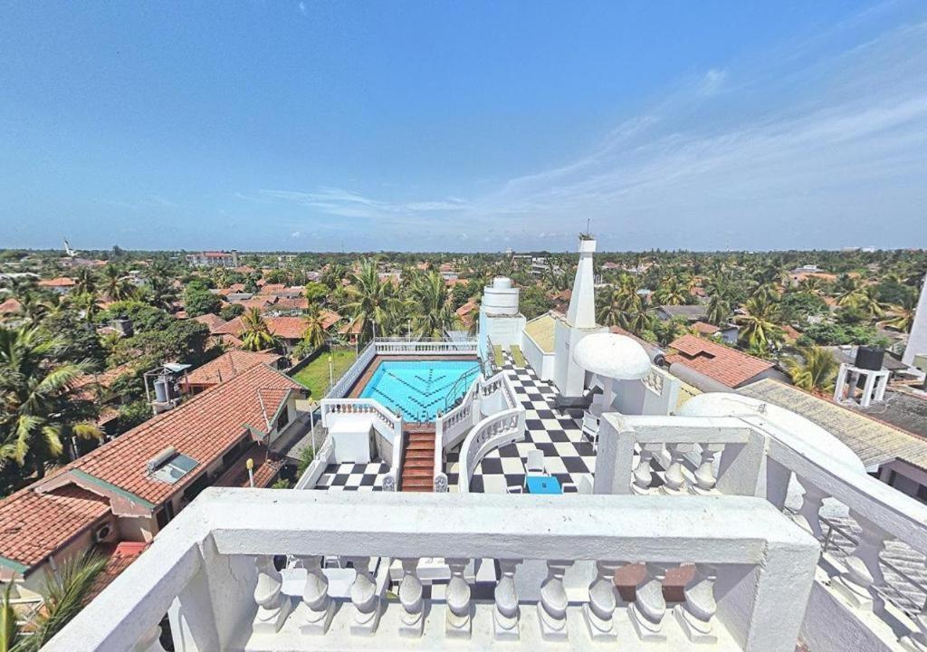 Royal Castle Hotel Negombo Exterior foto