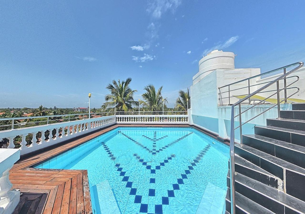 Royal Castle Hotel Negombo Exterior foto